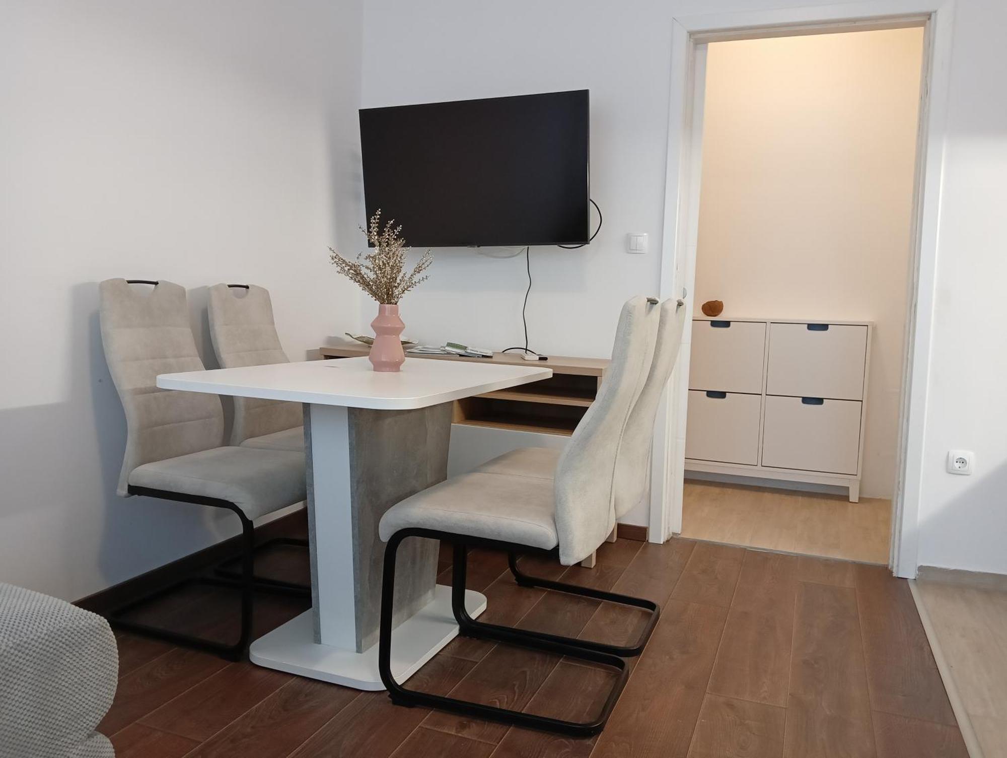 Lungomare Apartman *